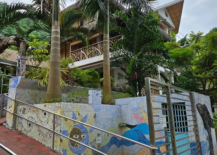 Lokal Home Hostel
